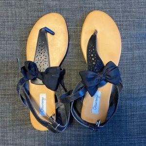 NWOT Olsenboye Black Bow Strap Sandals